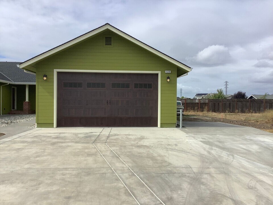 129 Ursuline Rd in Santa Rosa, CA - Building Photo