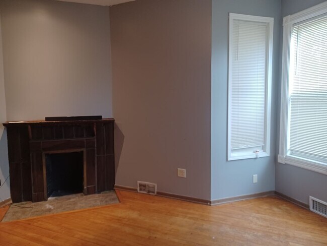666 Sims Ave-Unit -Unit 1 in St. Paul, MN - Building Photo - Building Photo