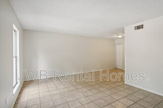 7201 Arlington Expy in Jacksonville, FL - Building Photo - Building Photo
