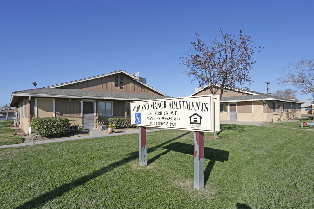 Midland Manor Apartments in Mendota, CA - Building Photo