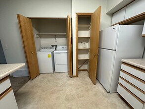 2888 Coral Ct in Coralville, IA - Foto de edificio - Building Photo