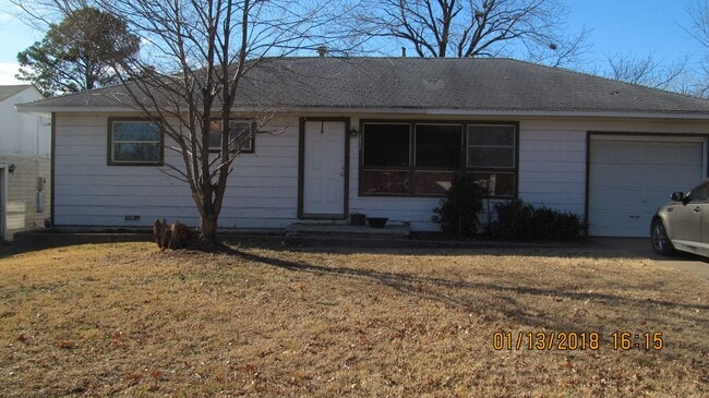 property at 1669 S Hickory Ave