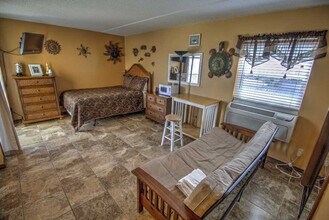 5516 Gulf Blvd in South Padre Island, TX - Foto de edificio - Building Photo