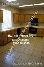54 W Riviera Ln in Clovis, CA - Building Photo - Building Photo
