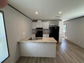 156 Lakeside Garden Cir in Lake Wales, FL - Building Photo - Building Photo