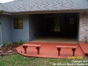6122 Royal Breeze in San Antonio, TX - Building Photo - Building Photo