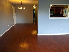 2260 Abbeywood Dr in Lisle, IL - Building Photo - Building Photo