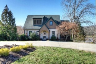 121 Lake Haven Dr in Gray, TN - Building Photo