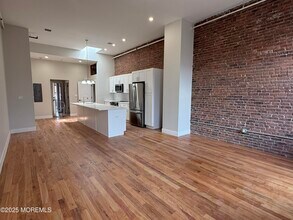 7 Broad St in Red Bank, NJ - Building Photo - Building Photo