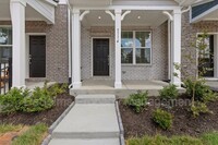 5114 Dayflower Dr in Nashville, TN - Foto de edificio - Building Photo