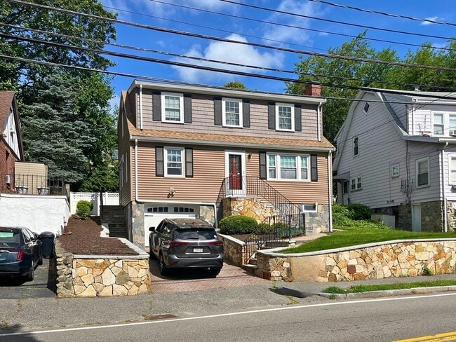 469 Appleton St in Arlington, MA - Building Photo - Building Photo