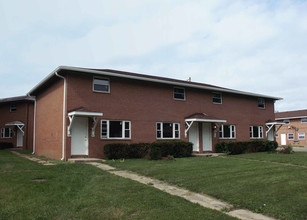 Bella Vista Apartments in Columbus, OH - Building Photo - Building Photo