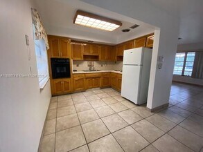 2301 N 56th Terrace in Hollywood, FL - Building Photo - Building Photo