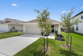 208 Blue Agate Ct in Jarrell, TX - Foto de edificio - Building Photo