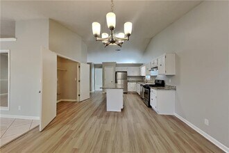 615 Paris Dr in Lawrenceville, GA - Building Photo - Building Photo