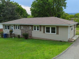 3415 Hartford Dr in Red Bank, TN - Building Photo