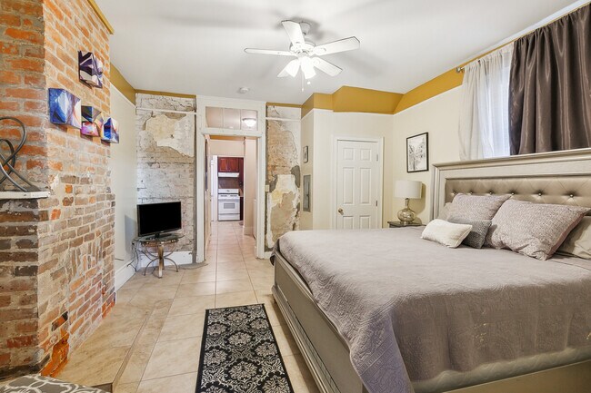 1131 Touro St in New Orleans, LA - Building Photo - Building Photo