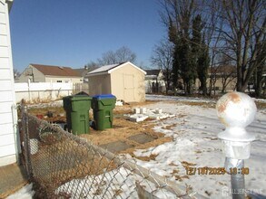 25 Hull Dr in Edison, NJ - Building Photo - Building Photo