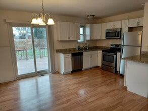 33890 Hunter Ave in Westland, MI - Building Photo - Building Photo