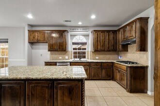 10582 Toffenham Dr, Unit 041 in Frisco, TX - Building Photo - Building Photo