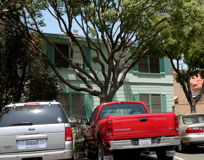 1739 E 1st St in Long Beach, CA - Building Photo - Building Photo