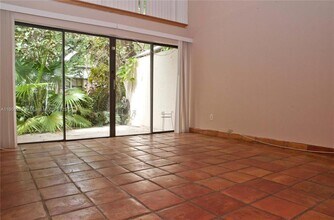 19216 NE 25th Ave in Miami, FL - Building Photo - Building Photo