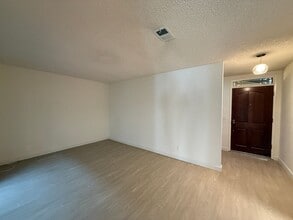 1156 Via Mavis in Santa Maria, CA - Building Photo - Building Photo