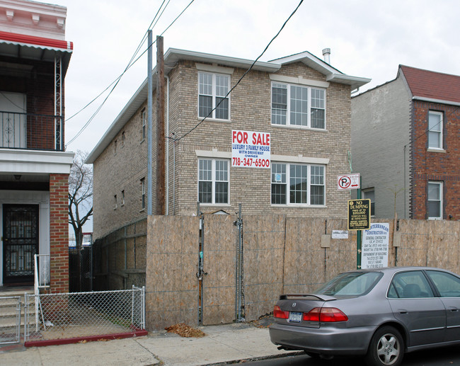 155 E 57th St in Brooklyn, NY - Foto de edificio - Building Photo