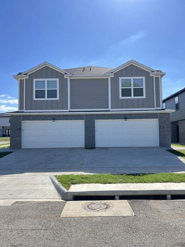 property at 1018 S Benchmark Ln