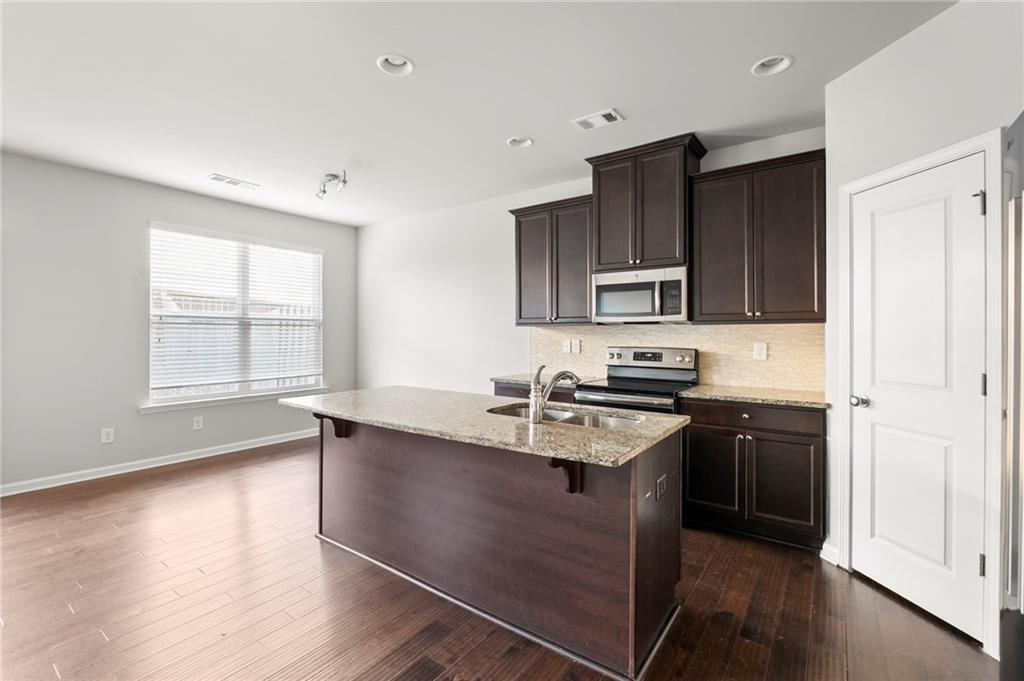 2628 Stonekey Bend in Lithonia, GA - Building Photo