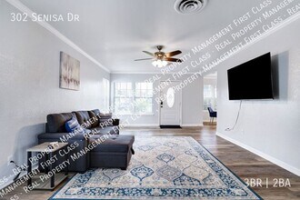 302 Senisa Dr in San Antonio, TX - Building Photo - Building Photo