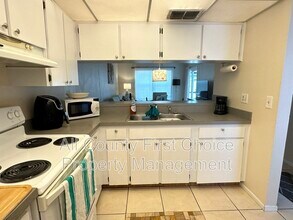 7315 Parkside Villas Dr in St. Petersburg, FL - Building Photo - Building Photo