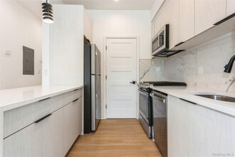 418 Atlantic Ave in Oceanside, NY - Building Photo - Building Photo