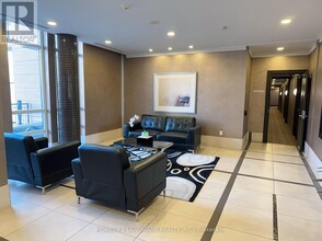 131-131 Upper Duke Crescent in Markham, ON - Building Photo - Building Photo