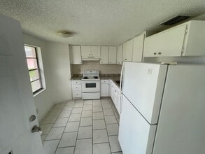 5321 Avery Rd in New Port Richey, FL - Building Photo - Building Photo