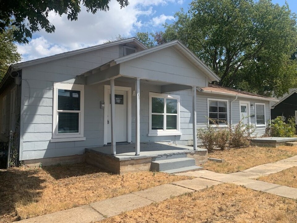 1101 Hall in Killeen, TX - Foto de edificio
