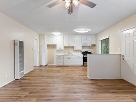 1444 W Parade St in Long Beach, CA - Building Photo