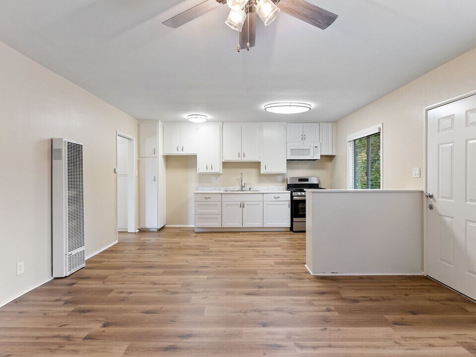 1444 W Parade St in Long Beach, CA - Building Photo