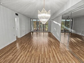 2811 Village Blvd, Unit 101 in West Palm Beach, FL - Building Photo - Building Photo