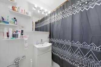 6030 N Sheridan Rd, Unit 1001 in Chicago, IL - Building Photo - Building Photo