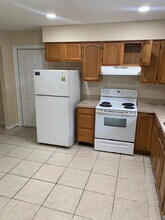 1050 Gay Rd in Lakeland, FL - Building Photo - Building Photo