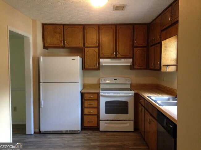 155 Williamsburg Way in Fayetteville, GA - Building Photo - Building Photo