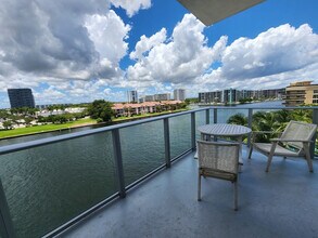 2721 Hallandale Beach Blvd-Unit -ID1047789P in Hollywood, FL - Building Photo - Building Photo