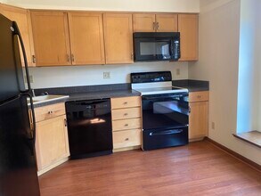 350 Peppercorn Square in Enola, PA - Building Photo - Building Photo