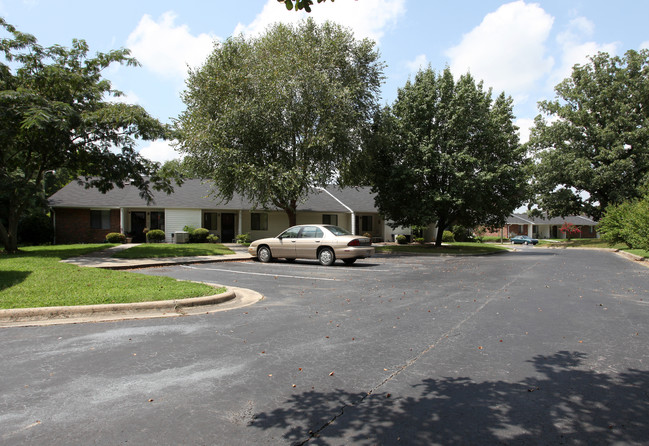 Bunn Manor Apartments in Bunn, NC - Building Photo - Building Photo