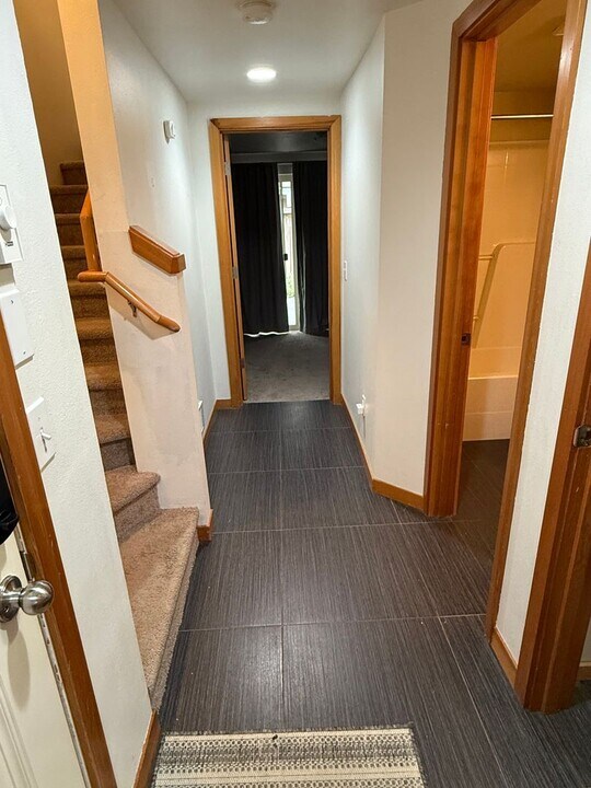 9006 18th Ave SW in Seattle, WA - Building Photo