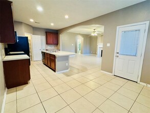 11 E Twinvale Loop in The Woodlands, TX - Building Photo - Building Photo