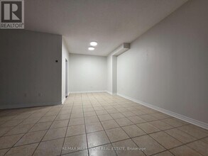 175 Hilda Ave in Toronto, ON - Building Photo - Building Photo