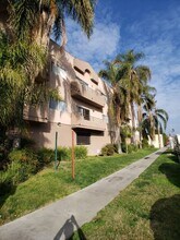 COLLINS in North Hollywood, CA - Building Photo - Building Photo