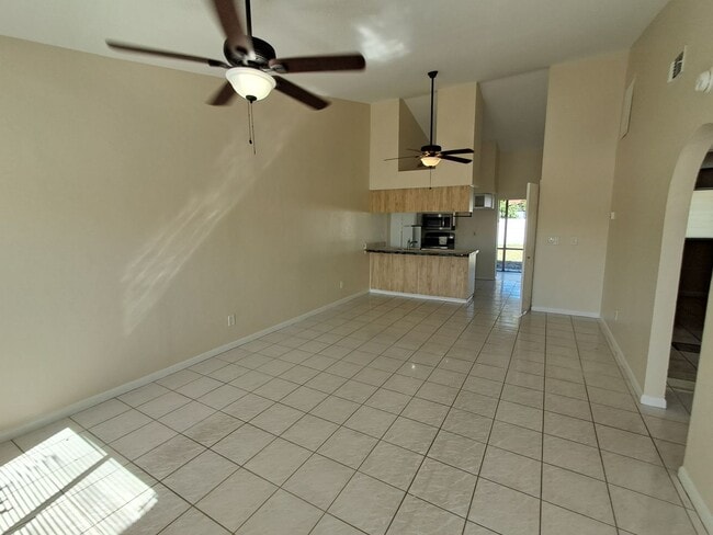 3809-3811 SW 8th Ct, Unit 3811 SW 8th Ct in Cape Coral, FL - Building Photo - Building Photo